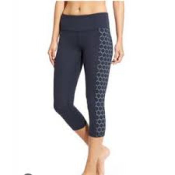 Athleta Pants - Athleta Women's Navy Eyelet Capri Cropped Chaturanga yoga Workout Leggings Small